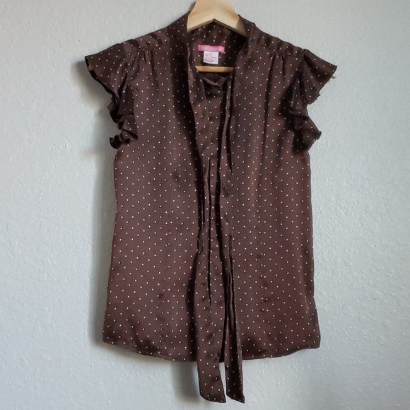 Polka-Dot Tie Top Pleated Sleeves - Picture 2 of 3